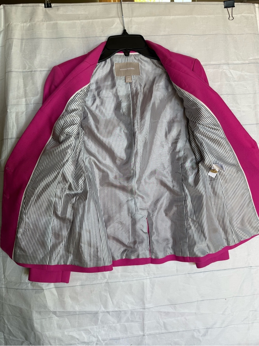 Banana Republic pink blazer with gold button, striped interior lining Petite - Picture 10 of 16